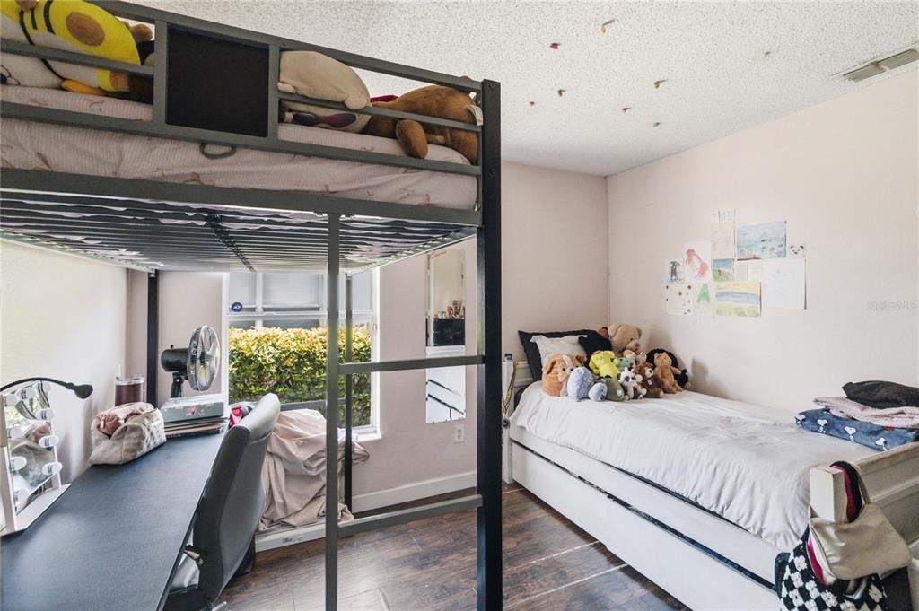 Activo con contrato: $350,000 (3 camas, 2 baños, 1520 Pies cuadrados)