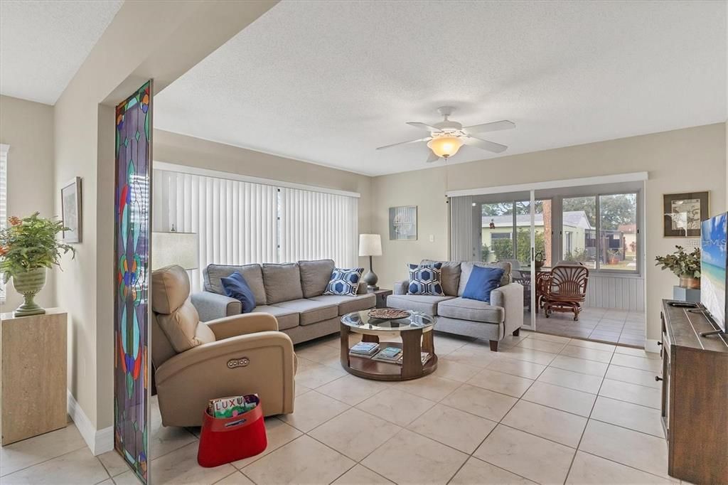 For Rent: $1,850 (2 beds, 2 baths, 1545 Square Feet)