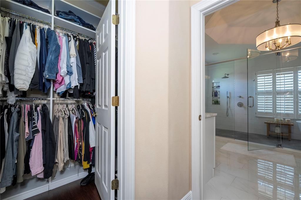 For Sale: $1,550,000 (6 beds, 4 baths, 4525 Square Feet)
