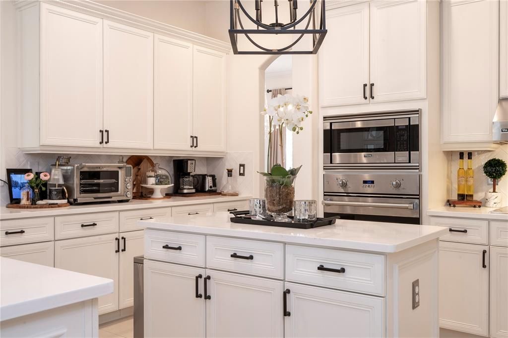 For Sale: $1,550,000 (6 beds, 4 baths, 4525 Square Feet)