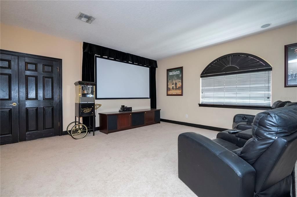 For Sale: $1,550,000 (6 beds, 4 baths, 4525 Square Feet)