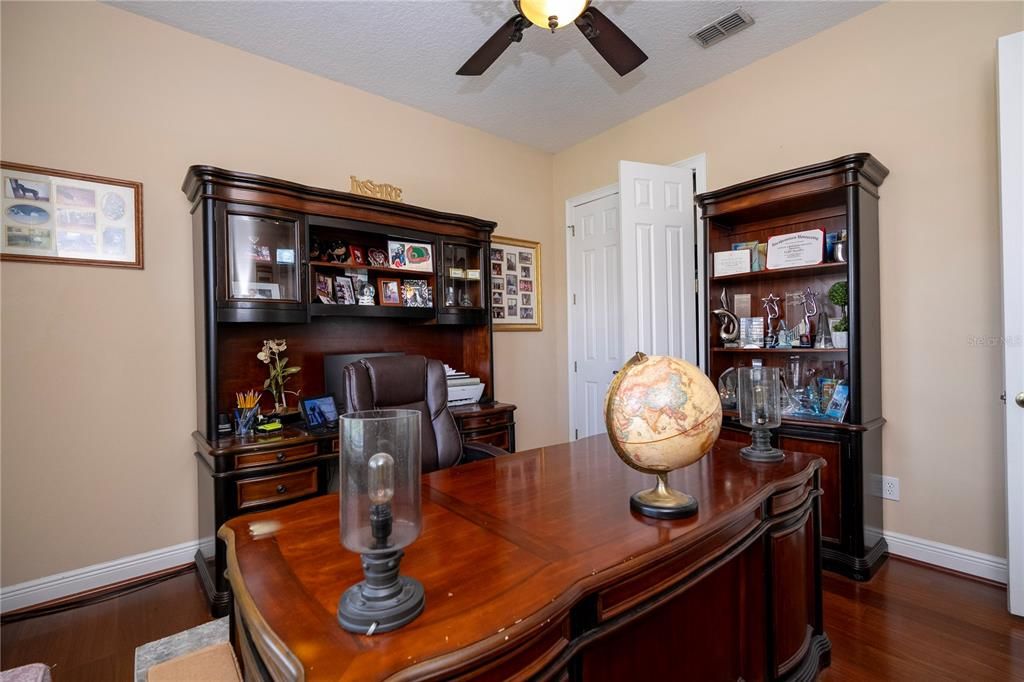 For Sale: $1,550,000 (6 beds, 4 baths, 4525 Square Feet)