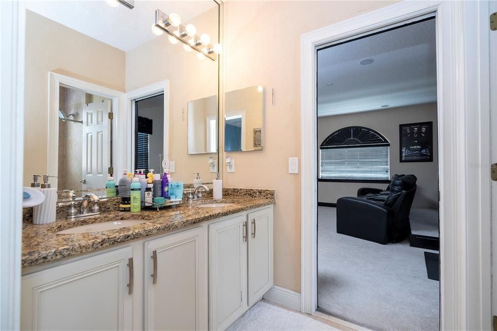 For Sale: $1,550,000 (6 beds, 4 baths, 4525 Square Feet)