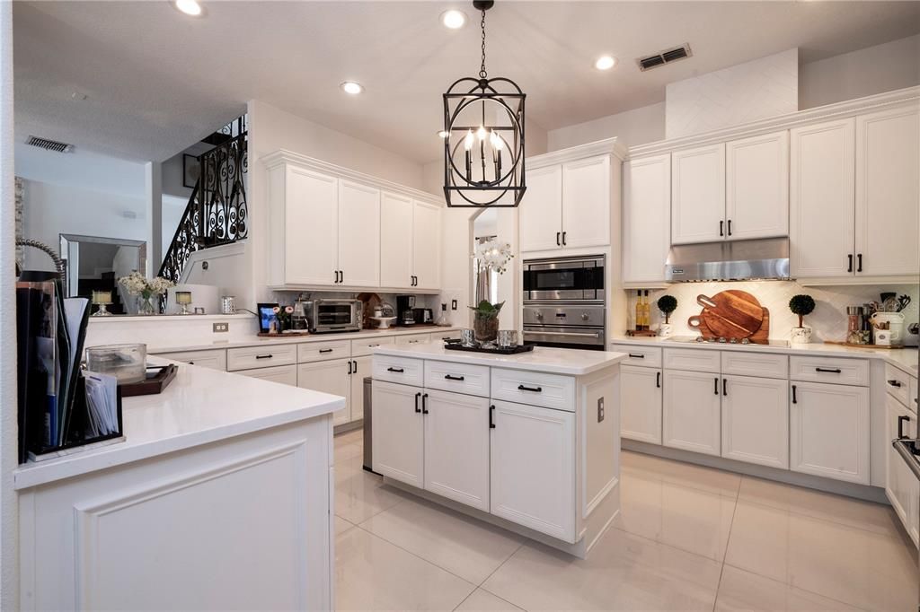 For Sale: $1,550,000 (6 beds, 4 baths, 4525 Square Feet)