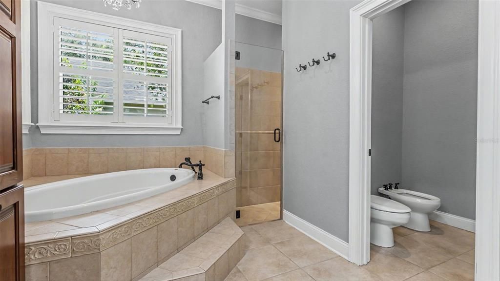 For Sale: $1,199,000 (5 beds, 4 baths, 4579 Square Feet)