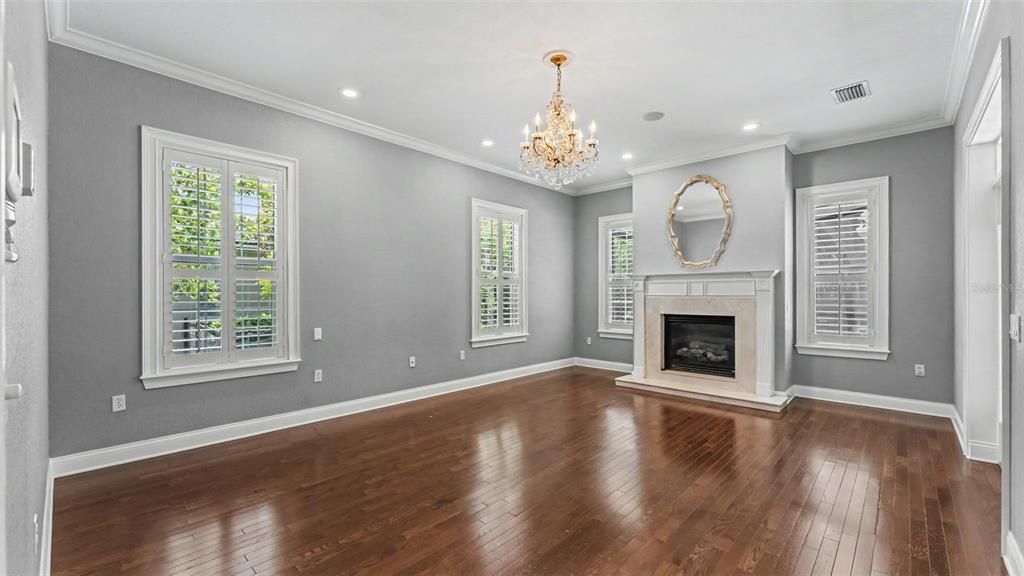 For Sale: $1,199,000 (5 beds, 4 baths, 4579 Square Feet)
