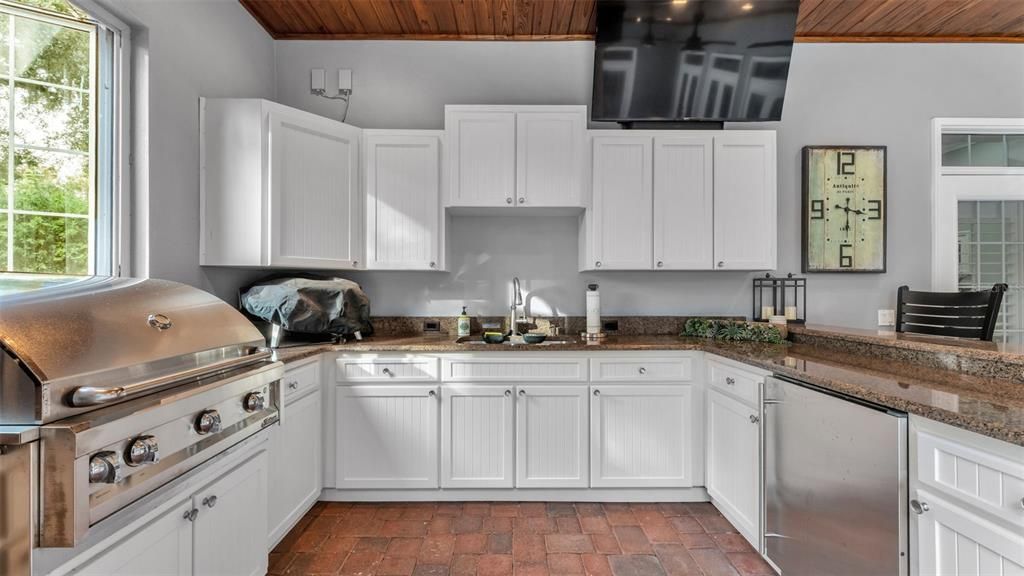 For Sale: $1,199,000 (5 beds, 4 baths, 4579 Square Feet)