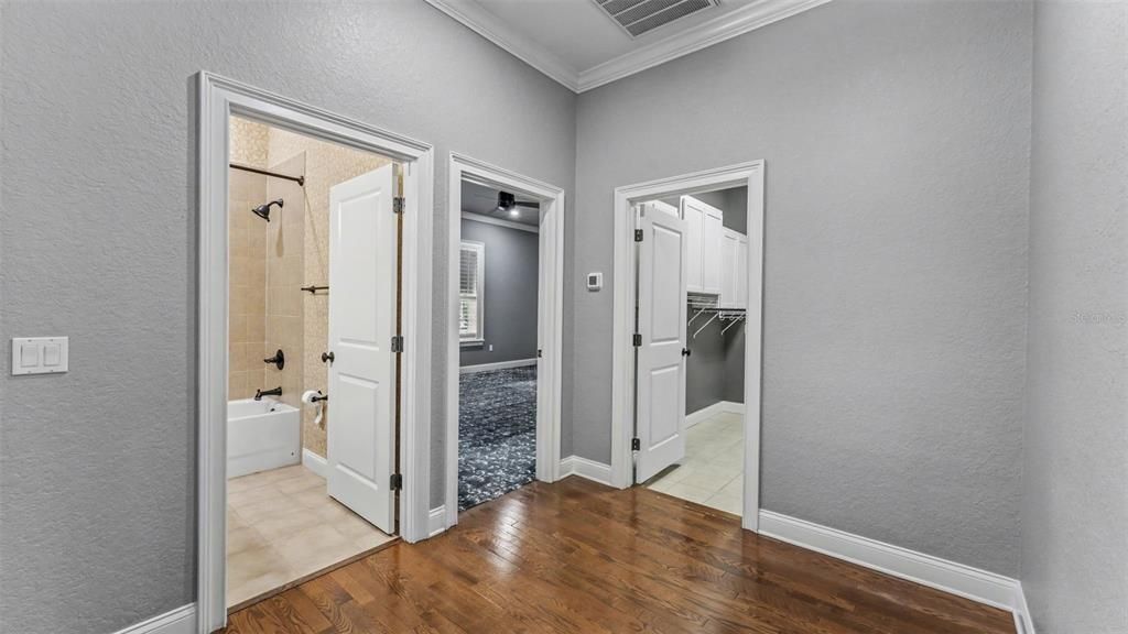 For Sale: $1,199,000 (5 beds, 4 baths, 4579 Square Feet)