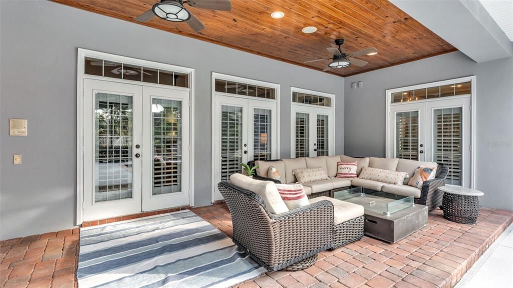 For Sale: $1,199,000 (5 beds, 4 baths, 4579 Square Feet)