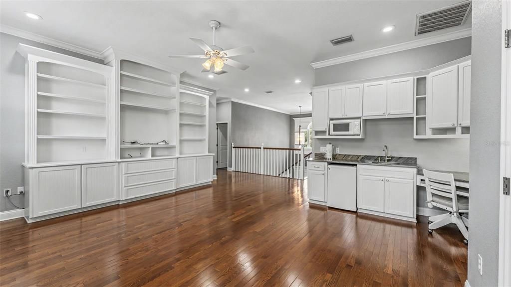 For Sale: $1,199,000 (5 beds, 4 baths, 4579 Square Feet)