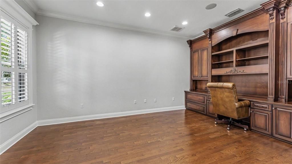 For Sale: $1,199,000 (5 beds, 4 baths, 4579 Square Feet)
