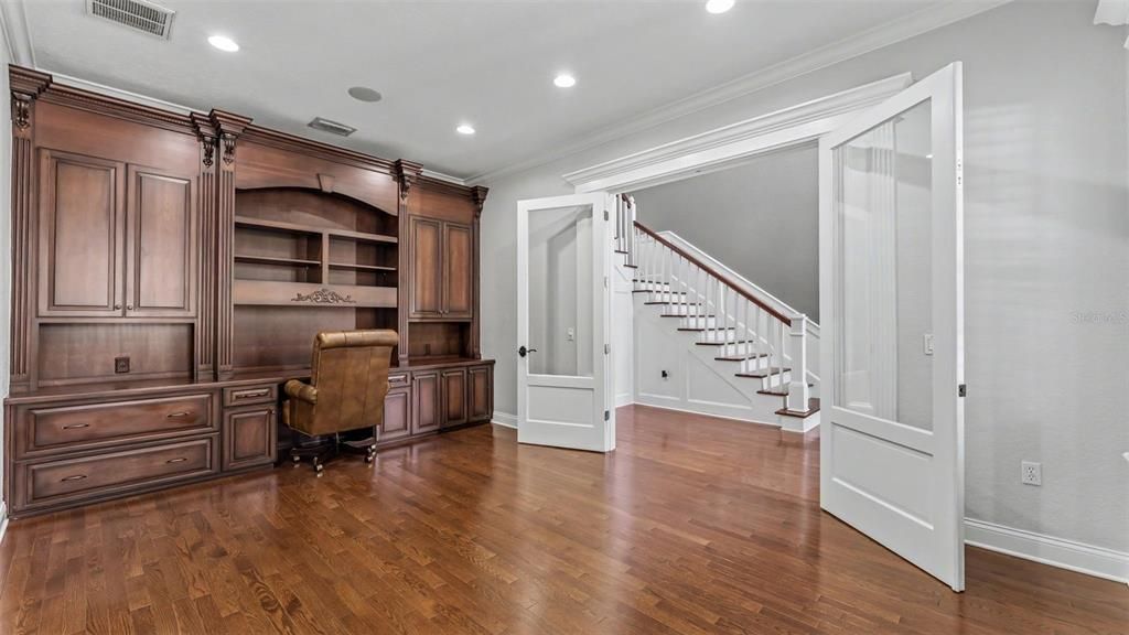 For Sale: $1,199,000 (5 beds, 4 baths, 4579 Square Feet)