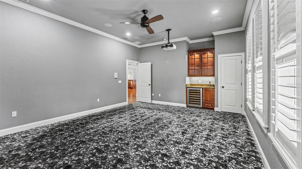 For Sale: $1,199,000 (5 beds, 4 baths, 4579 Square Feet)