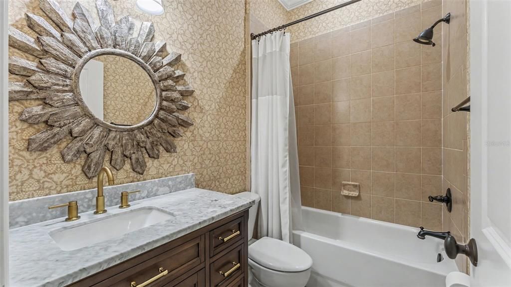 For Sale: $1,199,000 (5 beds, 4 baths, 4579 Square Feet)