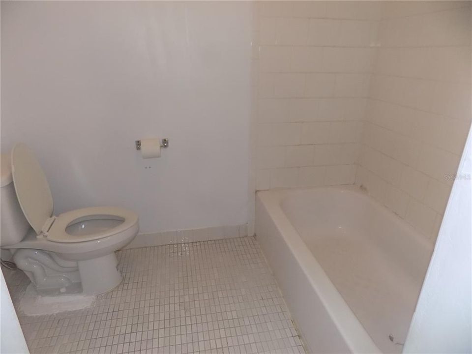 For Sale: $129,900 (2 beds, 2 baths, 1292 Square Feet)