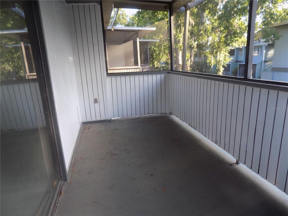 For Sale: $129,900 (2 beds, 2 baths, 1292 Square Feet)
