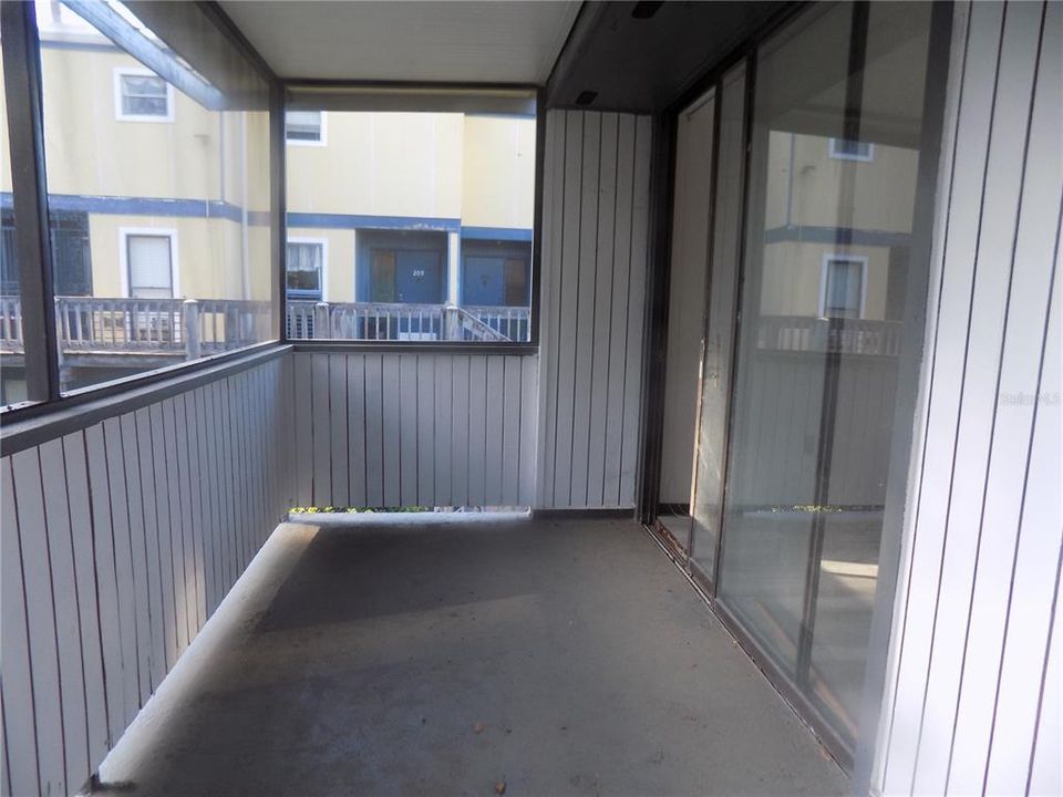 For Sale: $129,900 (2 beds, 2 baths, 1292 Square Feet)