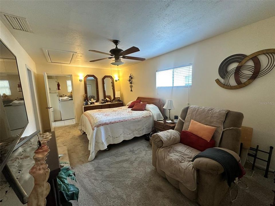 For Sale: $374,900 (3 beds, 1 baths, 1330 Square Feet)