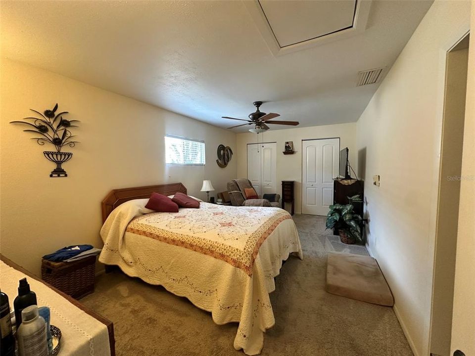 For Sale: $374,900 (3 beds, 1 baths, 1330 Square Feet)