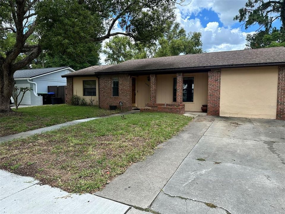 For Sale: $374,900 (3 beds, 1 baths, 1330 Square Feet)