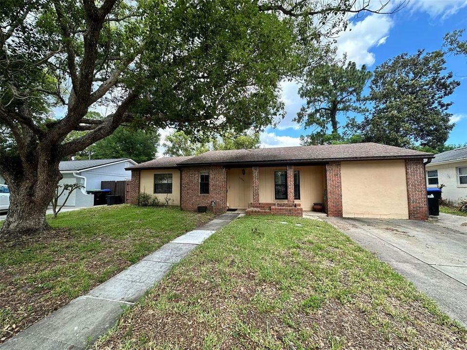 For Sale: $374,900 (3 beds, 1 baths, 1330 Square Feet)