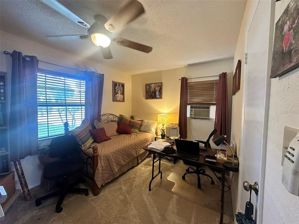 For Sale: $374,900 (3 beds, 1 baths, 1330 Square Feet)