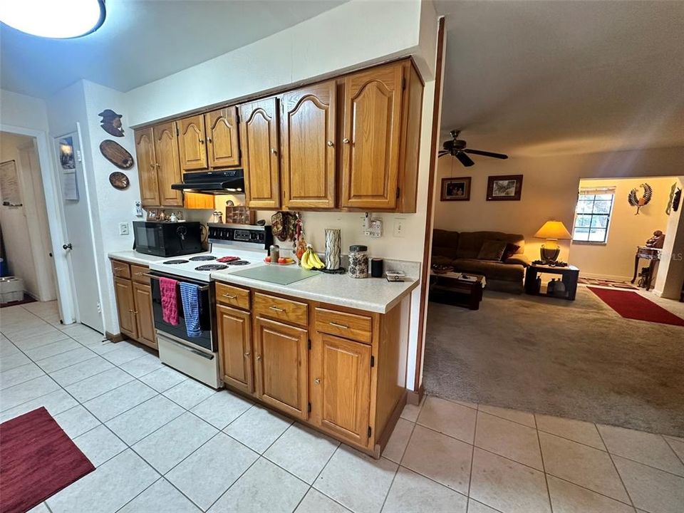 For Sale: $374,900 (3 beds, 1 baths, 1330 Square Feet)