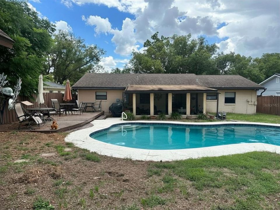 For Sale: $374,900 (3 beds, 1 baths, 1330 Square Feet)