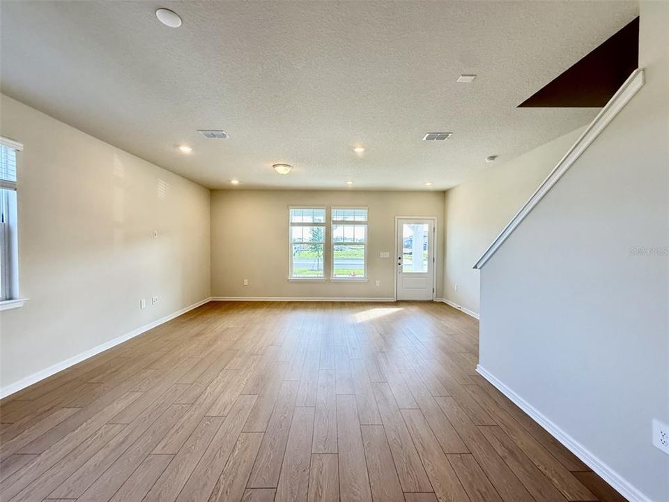 For Rent: $2,450 (4 beds, 2 baths, 1770 Square Feet)