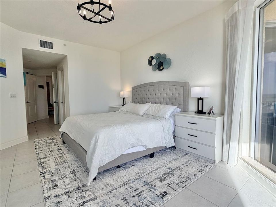 For Rent: $7,000 (3 beds, 2 baths, 2004 Square Feet)