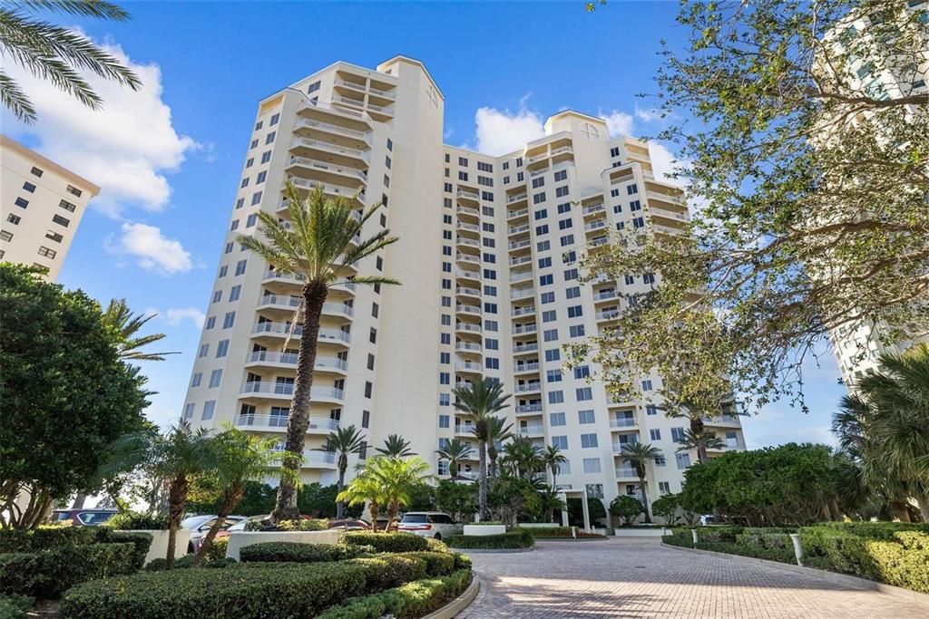 For Rent: $7,000 (3 beds, 2 baths, 2004 Square Feet)