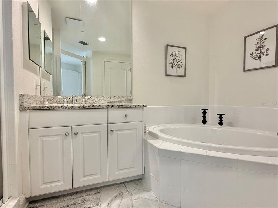 For Rent: $7,000 (3 beds, 2 baths, 2004 Square Feet)