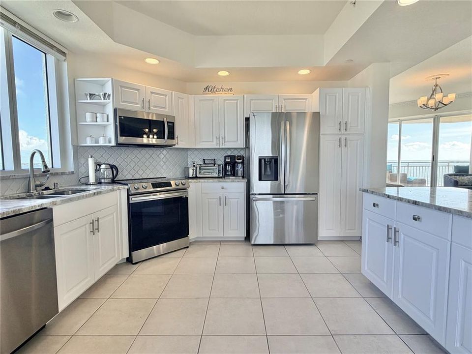 For Rent: $7,000 (3 beds, 2 baths, 2004 Square Feet)