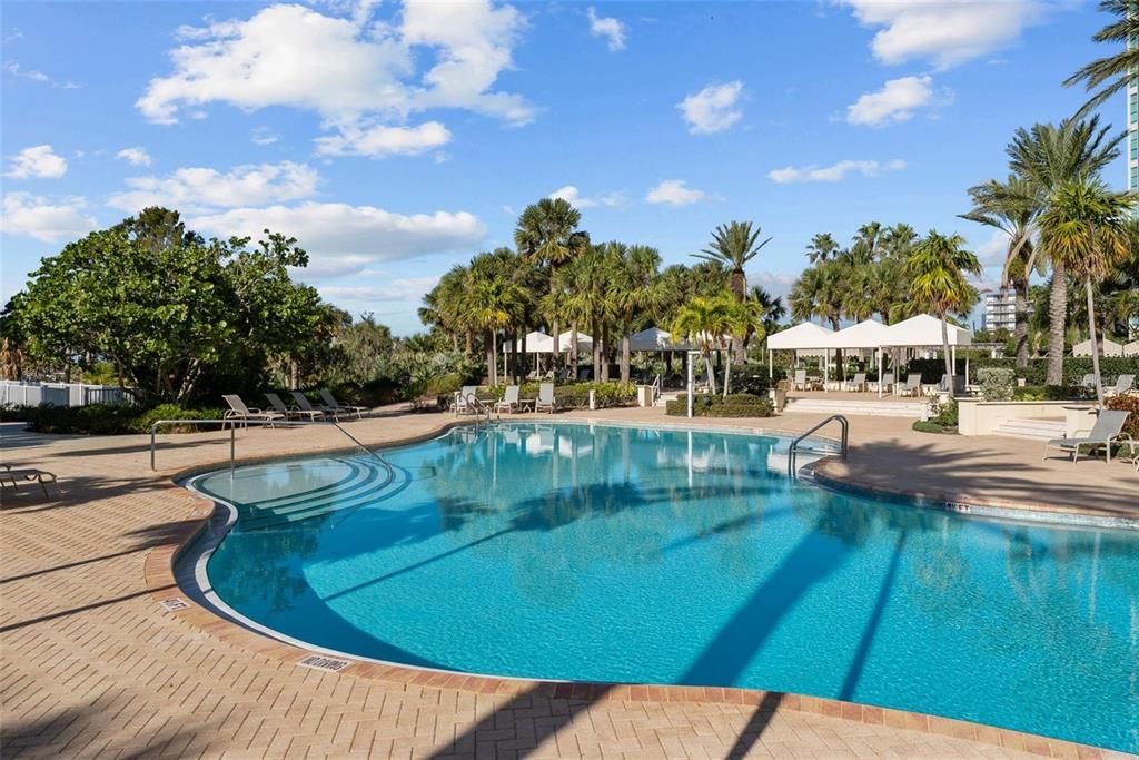 For Rent: $7,000 (3 beds, 2 baths, 2004 Square Feet)