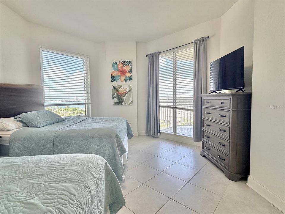 For Rent: $7,000 (3 beds, 2 baths, 2004 Square Feet)