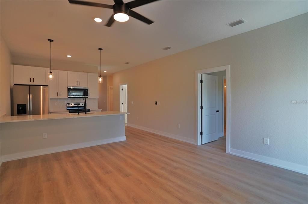 For Rent: $1,650 (3 beds, 2 baths, 1125 Square Feet)