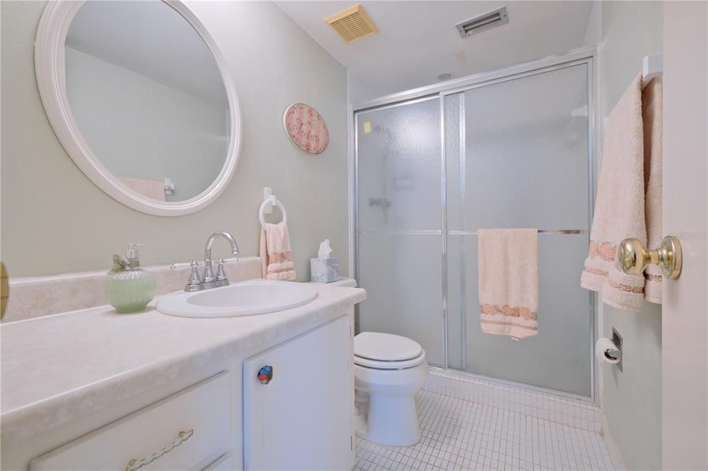 For Sale: $139,999 (2 beds, 2 baths, 1008 Square Feet)
