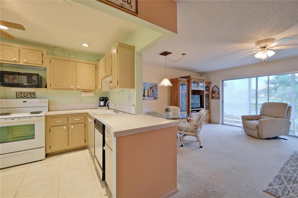For Sale: $139,999 (2 beds, 2 baths, 1008 Square Feet)