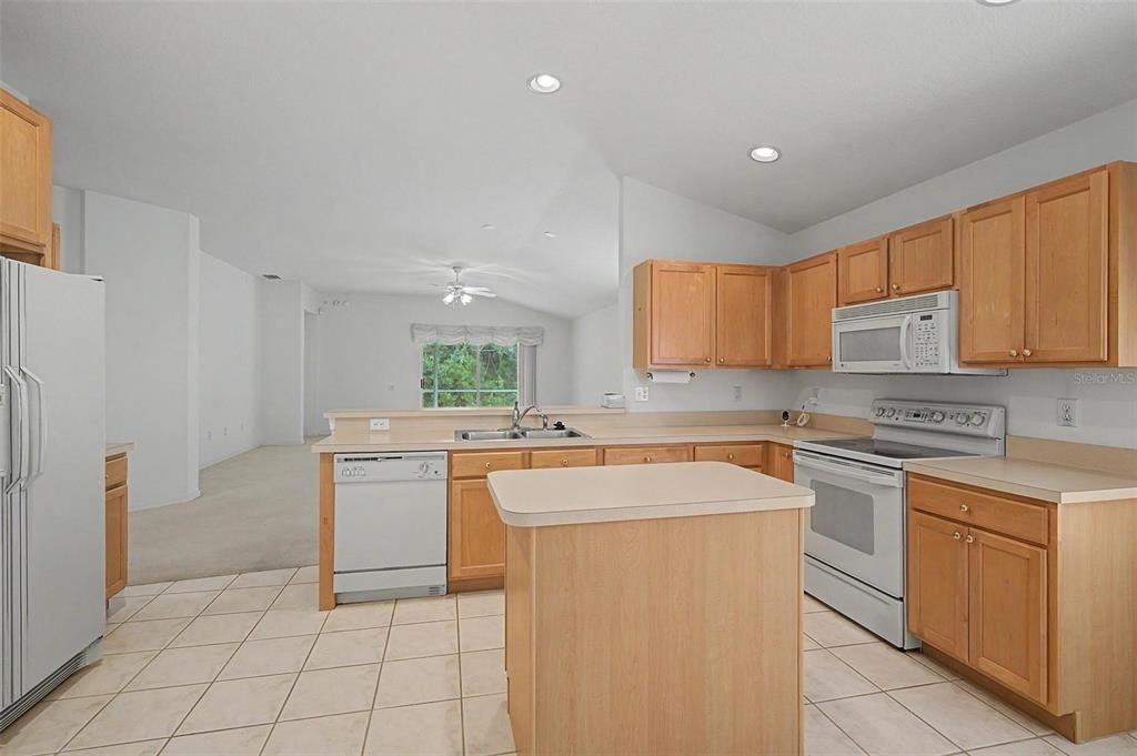For Sale: $344,900 (3 beds, 2 baths, 1780 Square Feet)