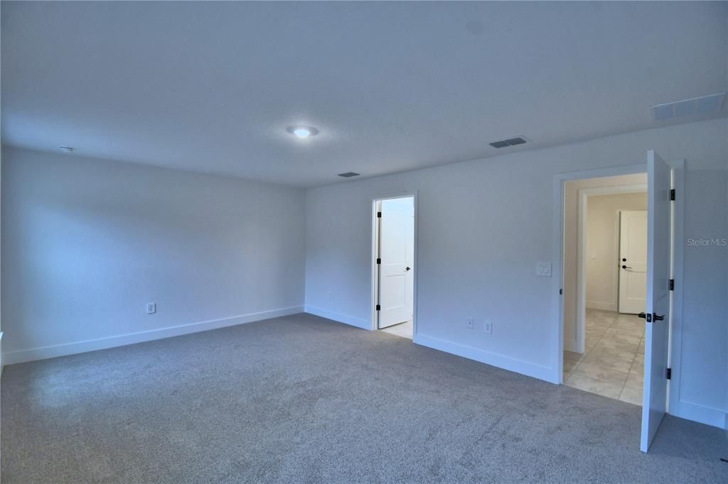 For Sale: $373,269 (4 beds, 2 baths, 2169 Square Feet)