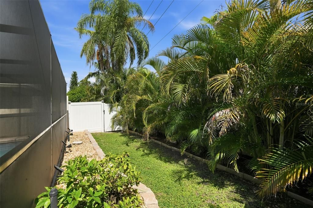 For Sale: $439,000 (2 beds, 2 baths, 1540 Square Feet)