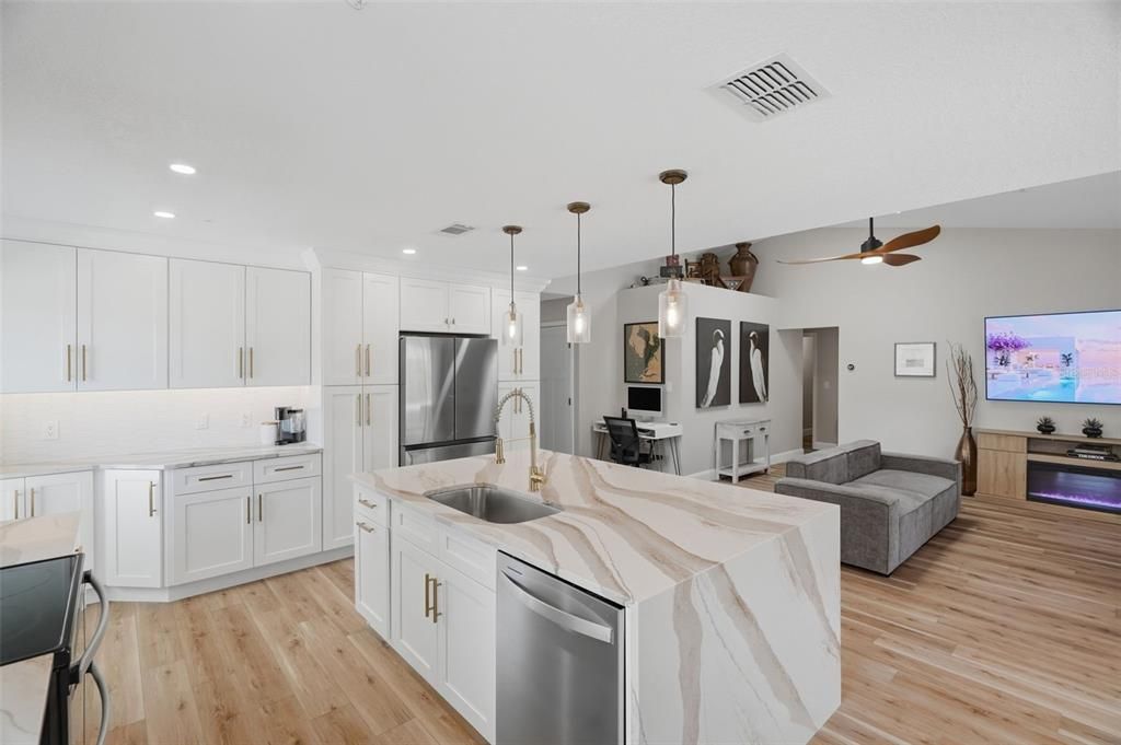 For Sale: $439,000 (2 beds, 2 baths, 1540 Square Feet)