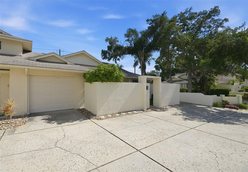 For Sale: $439,000 (2 beds, 2 baths, 1540 Square Feet)