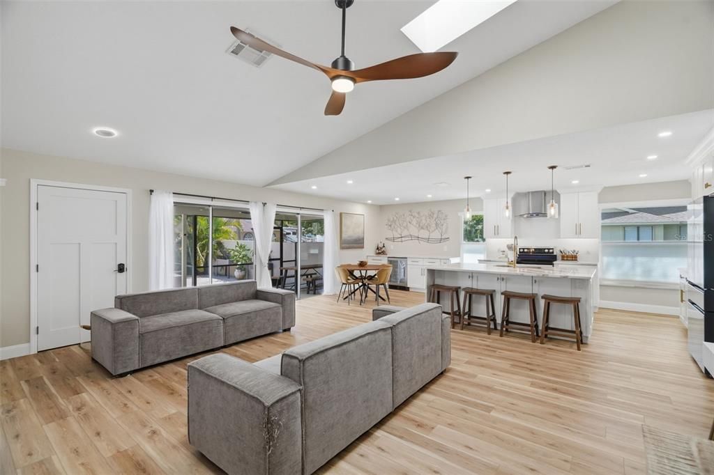 For Sale: $439,000 (2 beds, 2 baths, 1540 Square Feet)