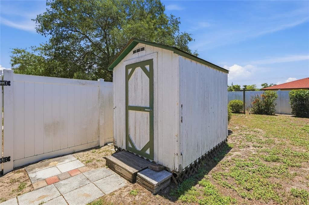 На продажу: $339,900 (3 спален, 2 ванн, 1624 Квадратных фут)