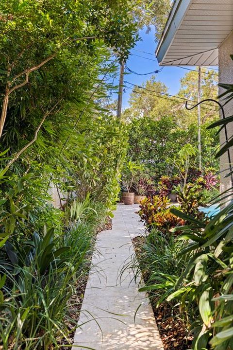 For Sale: $3,000,000 (4 beds, 3 baths, 2997 Square Feet)
