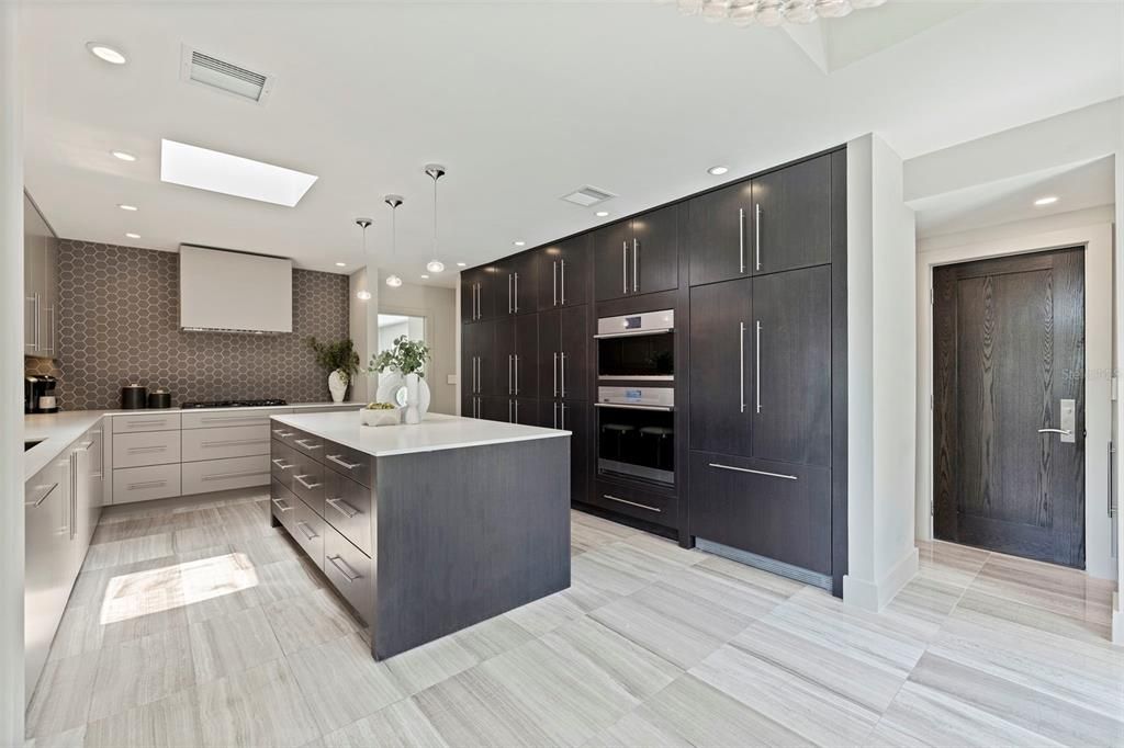 For Sale: $3,000,000 (4 beds, 3 baths, 2997 Square Feet)