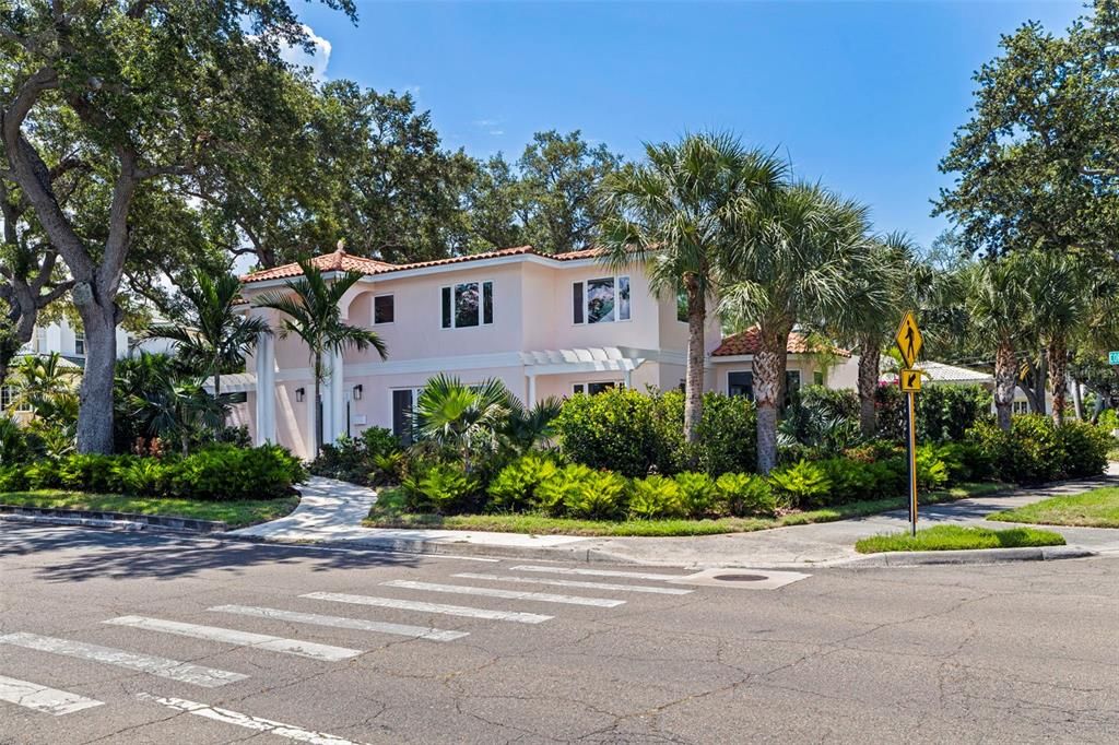 For Sale: $3,000,000 (4 beds, 3 baths, 2997 Square Feet)