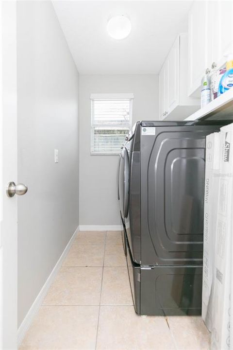 В аренду: $2,800 (6 спален, 3 ванн, 2756 Квадратных фут)