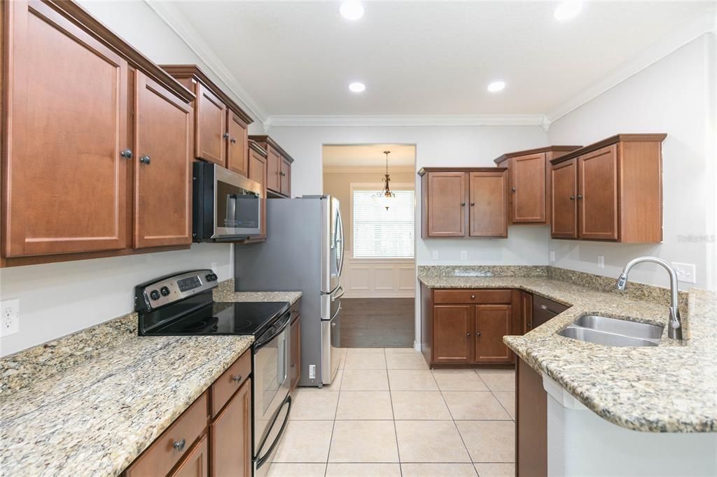 В аренду: $2,800 (6 спален, 3 ванн, 2756 Квадратных фут)